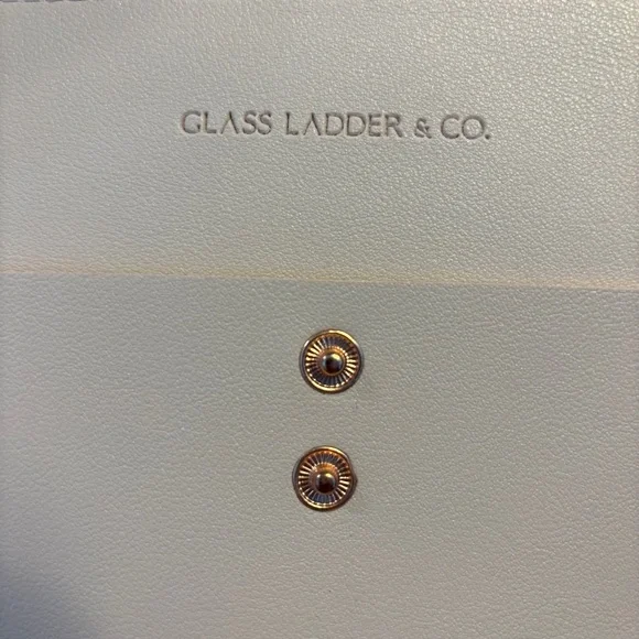 Glass Ladder & Co. - Picture 6 of 6